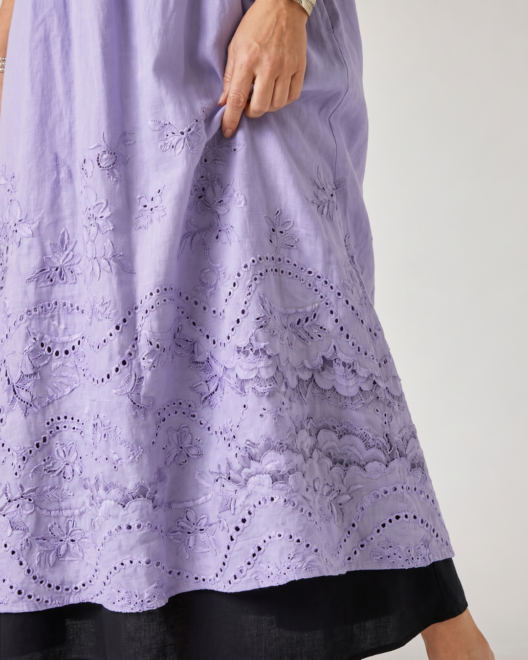Clasette | Embroidered Hem Everyday Pocket Midi Dress