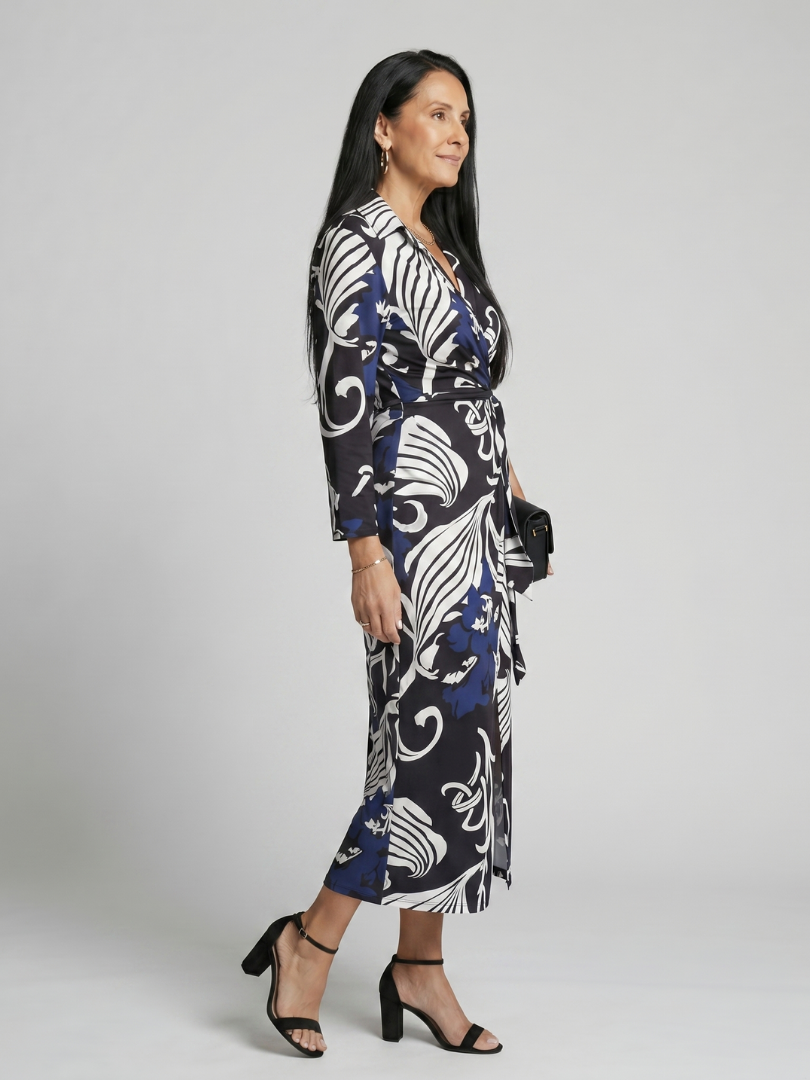 Sabnia | Relaxed Wrap Midi Dress