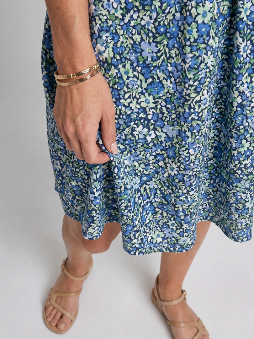 Hallia | Short Sleeve Tropical Print Knee Length Dress