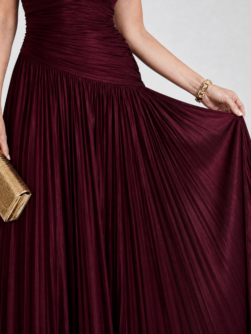 Viosia | Sleeveless Pleated V Neck Midi Dress
