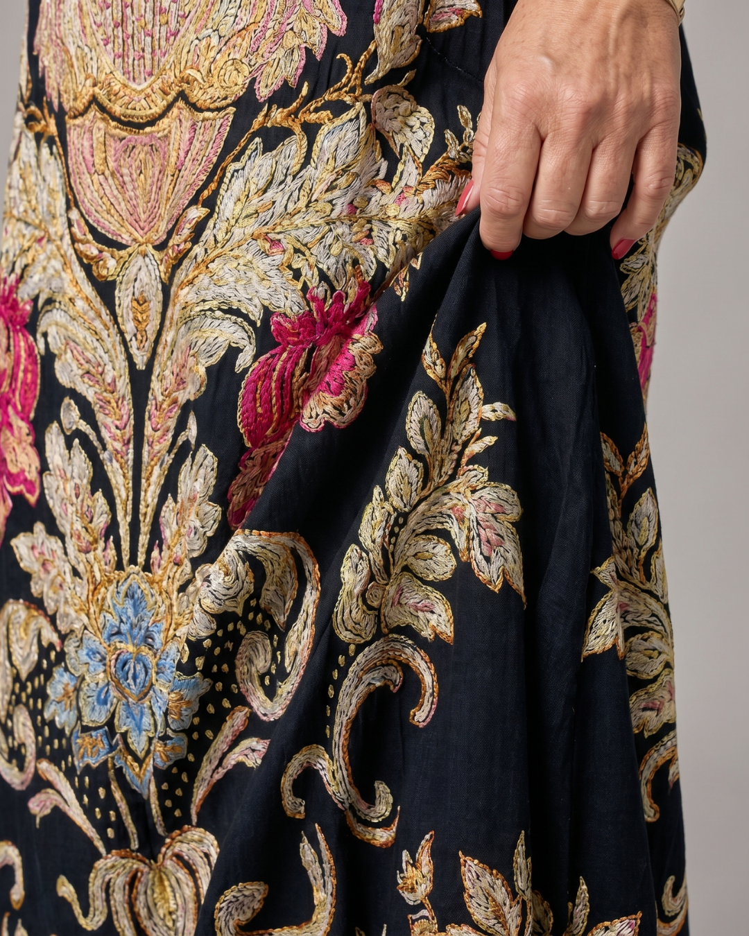 Calwen | Ornate Vintage Print Three Quarter Sleeve Midi Dress