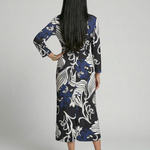 Sabnia | Relaxed Wrap Midi Dress