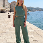Nevine | Sleeveless Crew Neck Elastic Waist Leg Pants Set