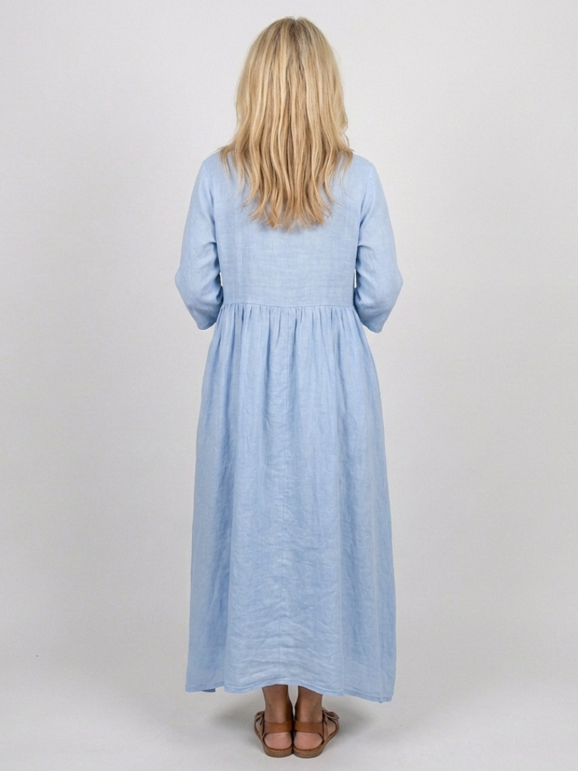 Vesra | Three Quarter Sleeve Midi Dress