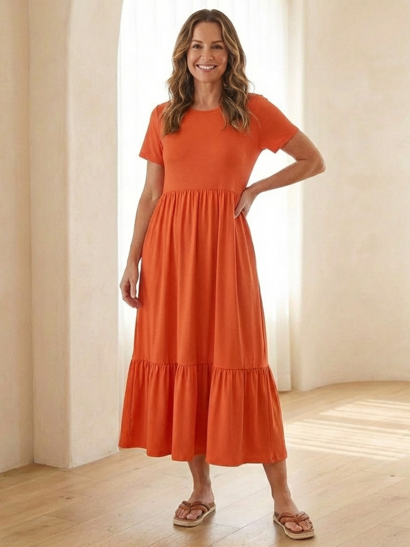 Isalette | Round Neck Short Sleeve Tiered Midi Dress